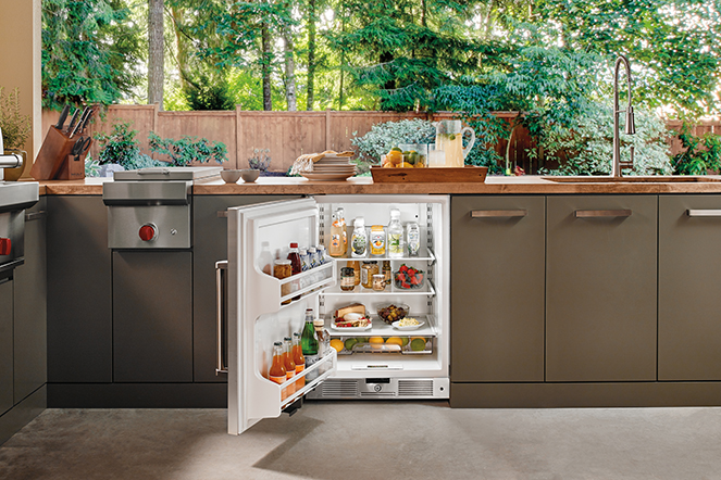 sub-zero-and-wolf-outdoor-kitchen-appliances-rebate